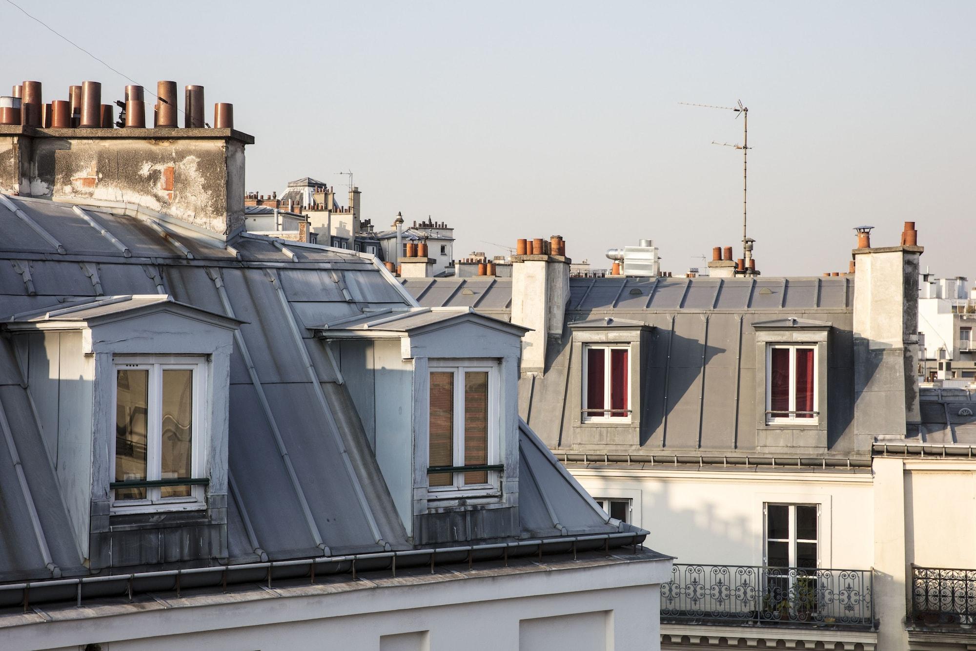 Maison Breguet Párizs Kültér fotó The roofs of Paris