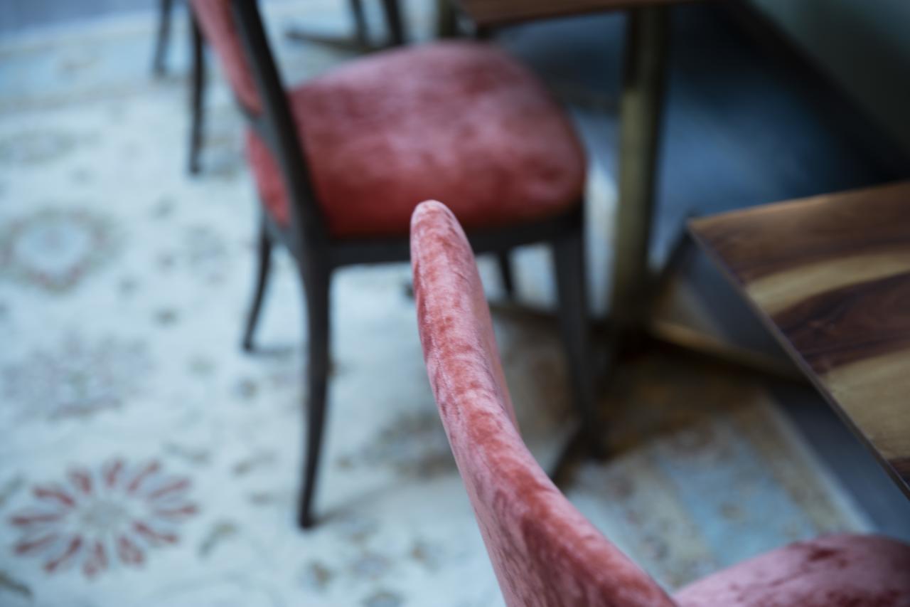 Maison Breguet Párizs Kültér fotó Detail of a chair